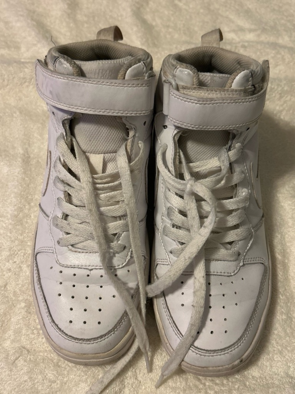 Nike White High-Top forces